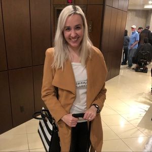 Meet your Posher, Alexis